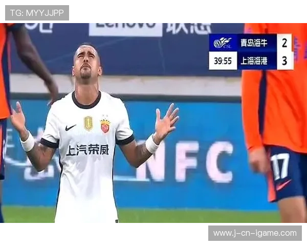 上海海港莱昂纳多中路连续传球：足球艺术的完美展现